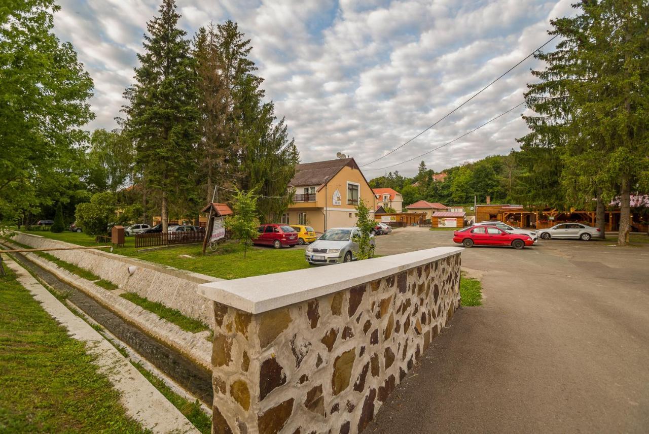Lipicai Hotel Es Etterem Szilvásvárad Exteriér fotografie