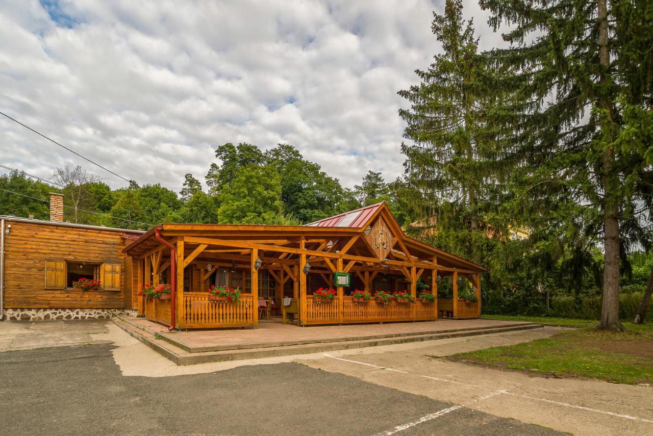 Lipicai Hotel Es Etterem Szilvásvárad Exteriér fotografie